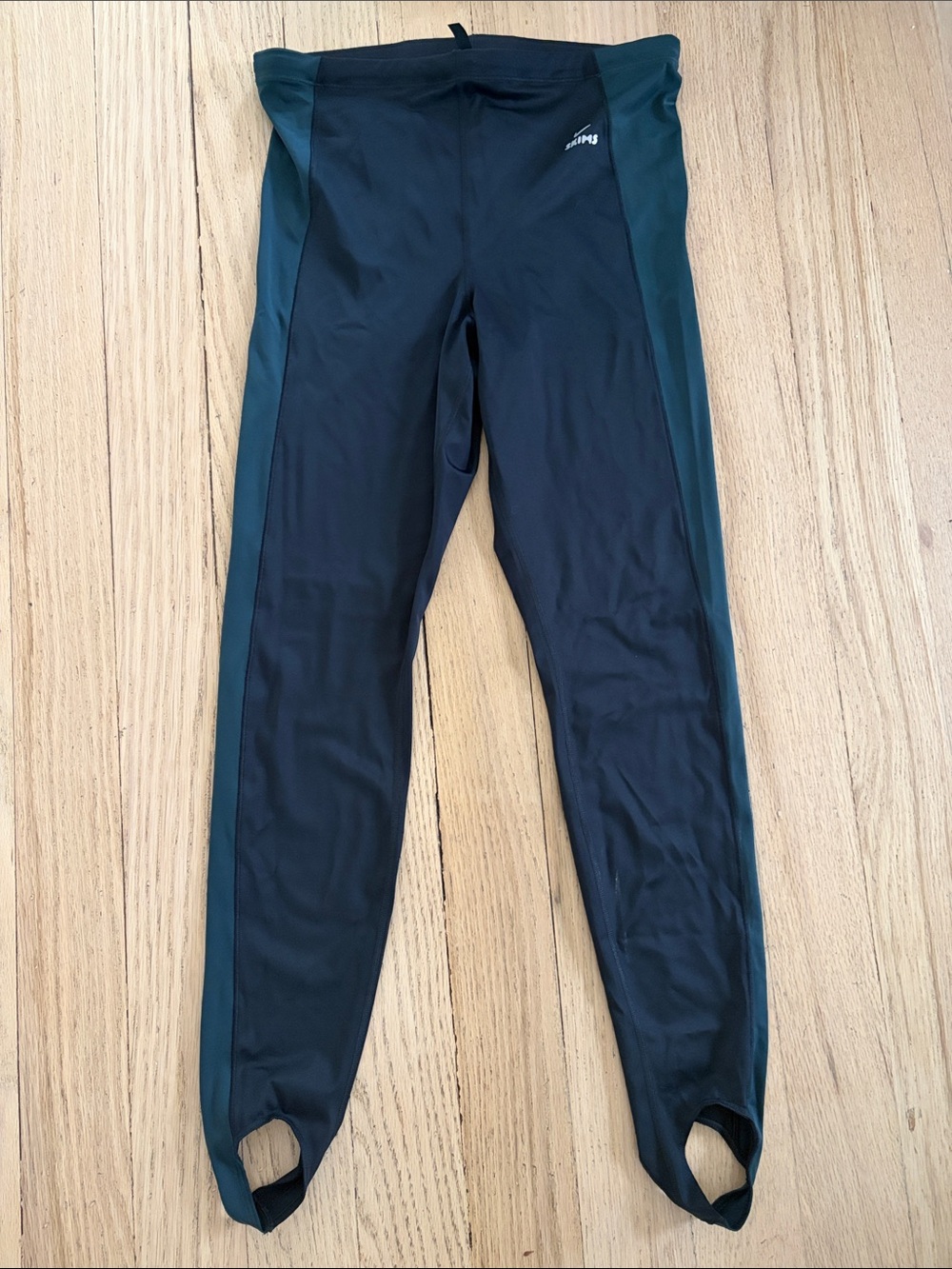 Nike skims Black and Teal Performance Stirrup Tights size large